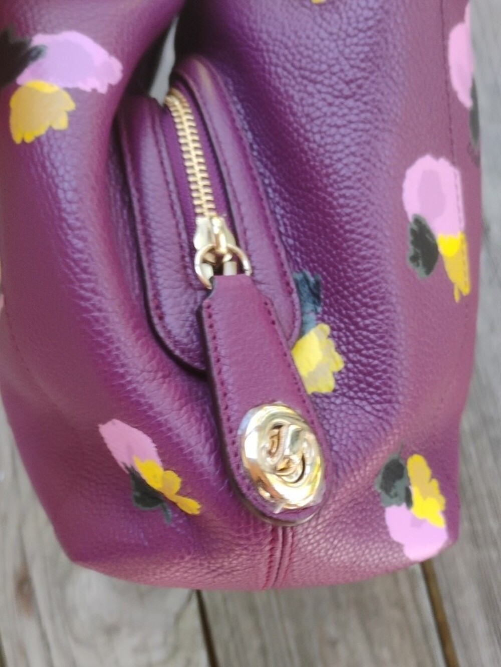 Coach Plum Floral Pebbled Leather Shoulder Bag 3 Comparr. Twist Lock Zip Closure - Picture 5 of 13